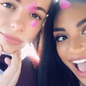 Meet your Posher, Simone